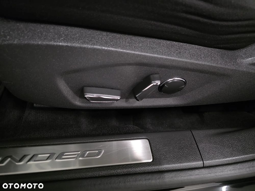 Ford Mondeo 2.0 TDCi Titanium PowerShift - 18