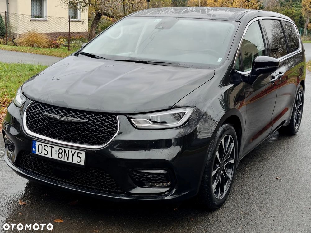 Chrysler Pacifica - 1