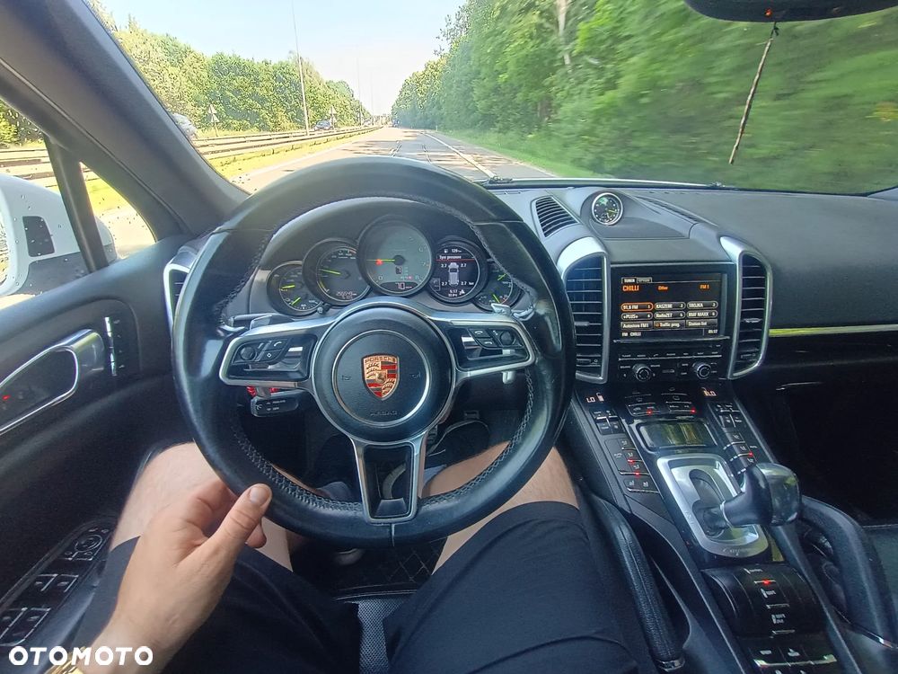 Porsche Cayenne - 15