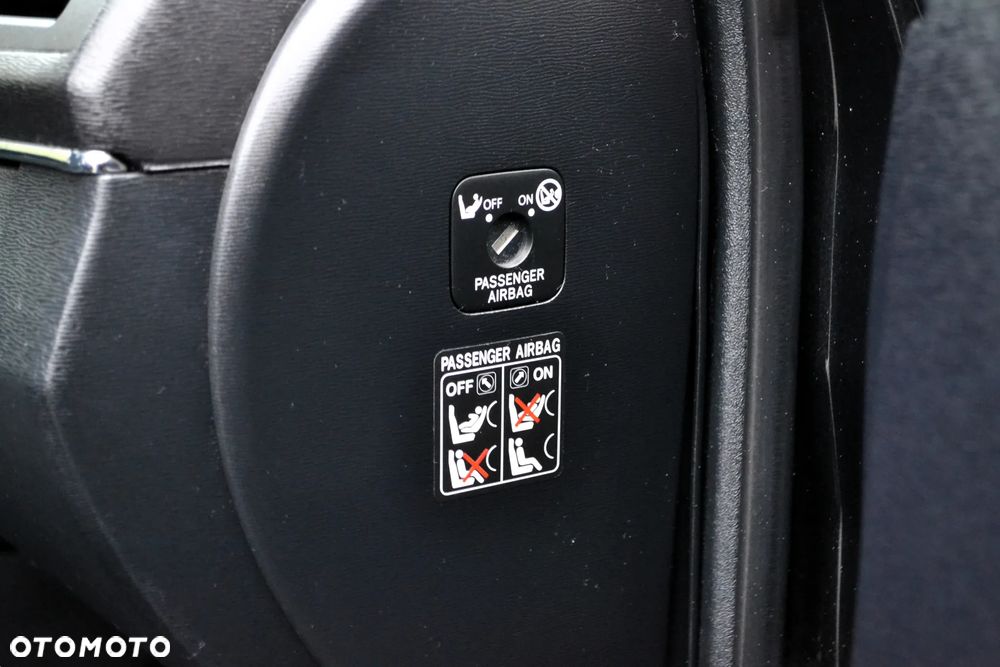 Toyota Avensis 2.0 D-4D Team - 23