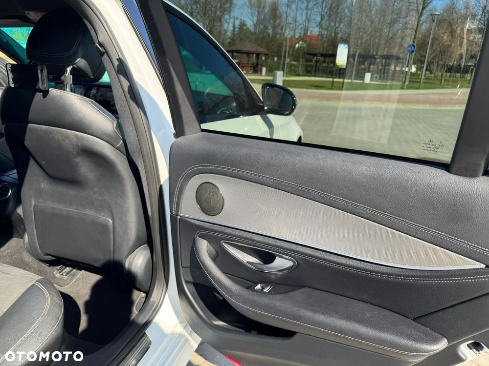 Mercedes-Benz Klasa E 220 d 4-Matic 9G-TRONIC - 12