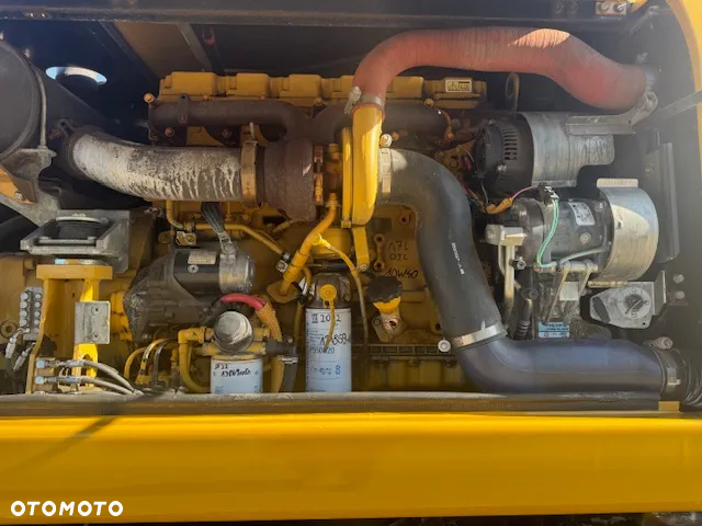 Caterpillar 318 D - 22