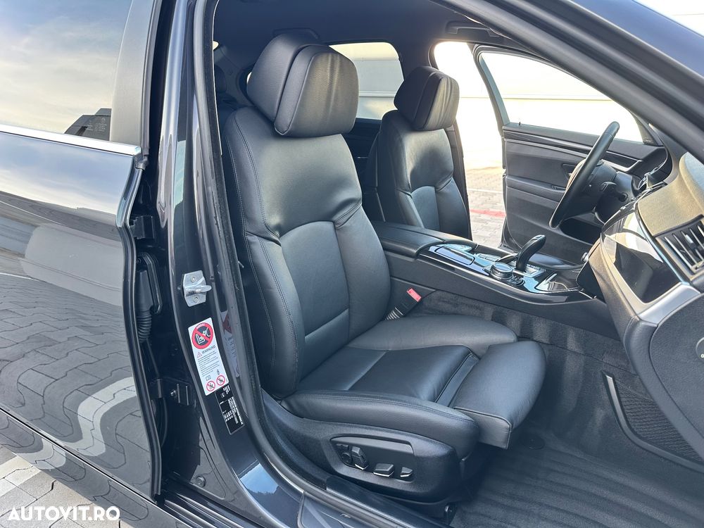 BMW Seria 5 530d xDrive Touring Sport-Aut. Luxury Line - 15