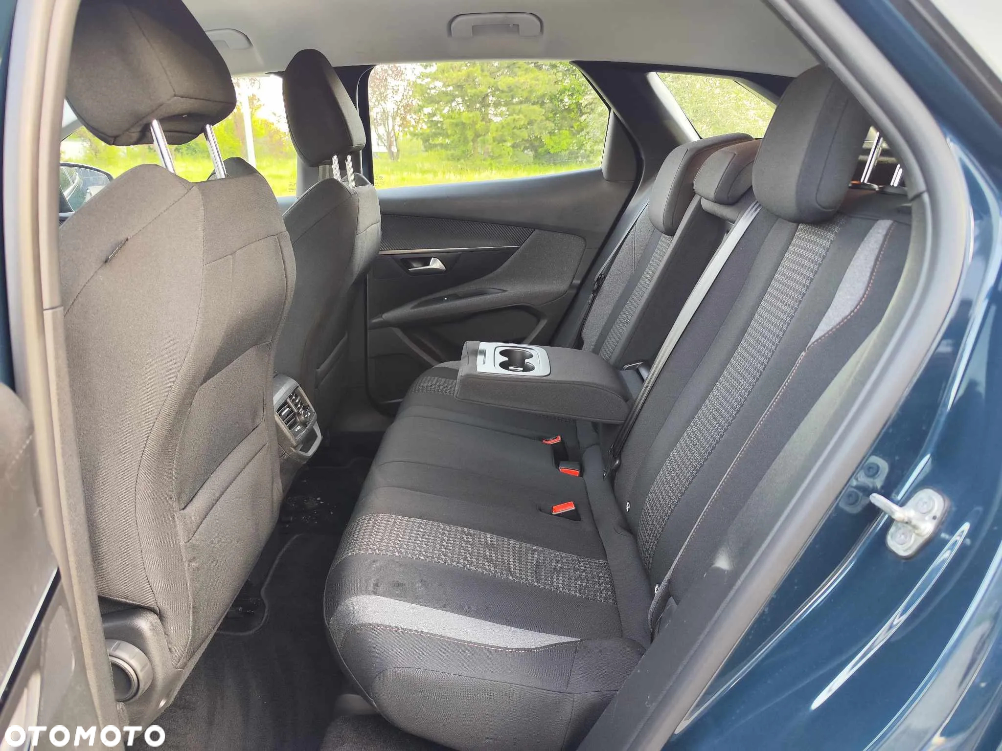 Peugeot 3008 1.5 BlueHDi Allure S&S EAT8 - 28