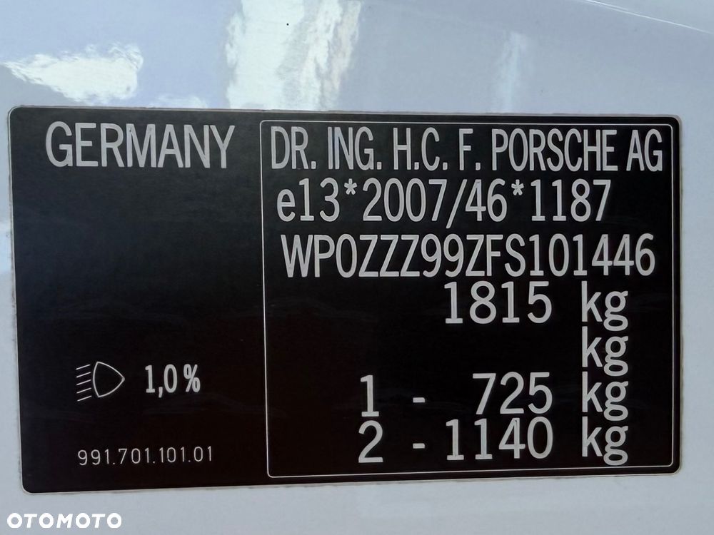 Porsche 911 Carrera - 18