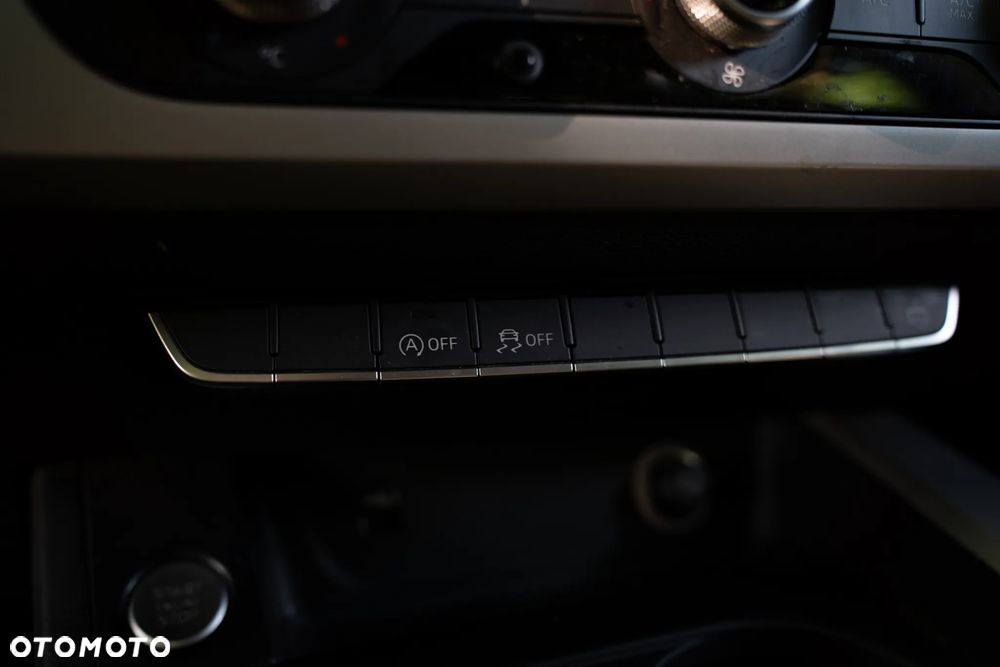 Audi A4 Avant 30 TDI S tronic - 14