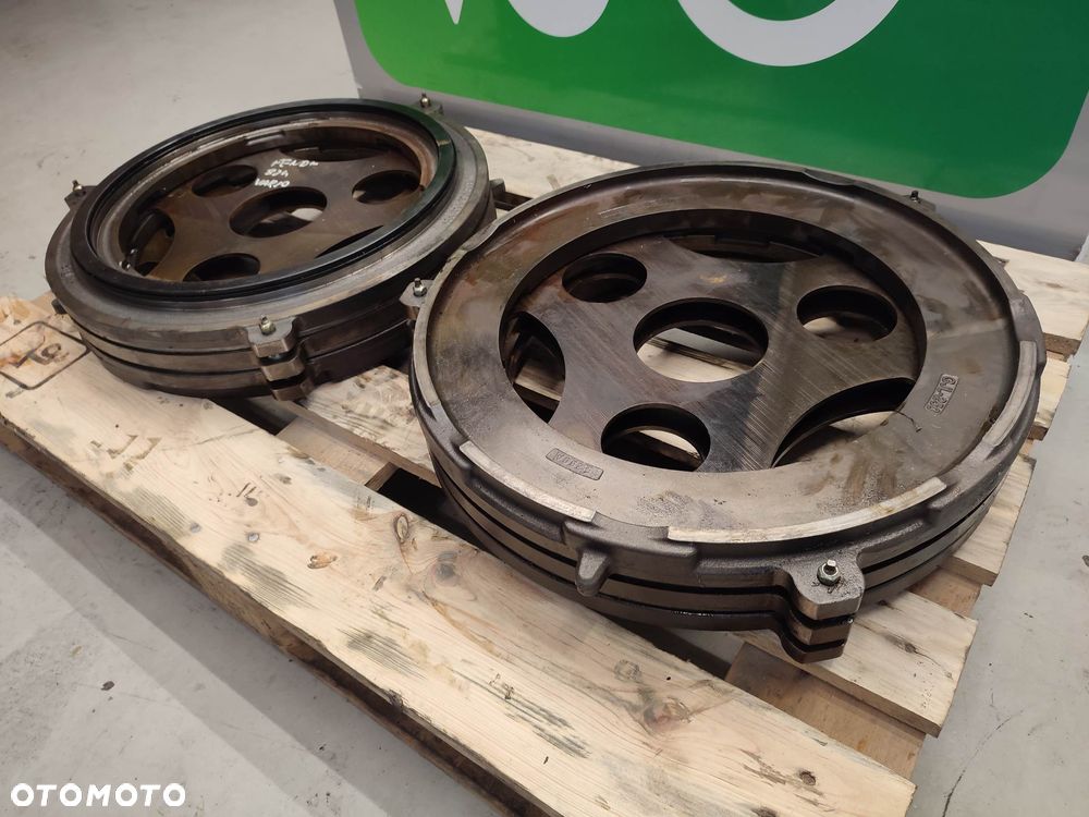 Hamulce tył FENDT 824 VARIO (M835150150131) - 2