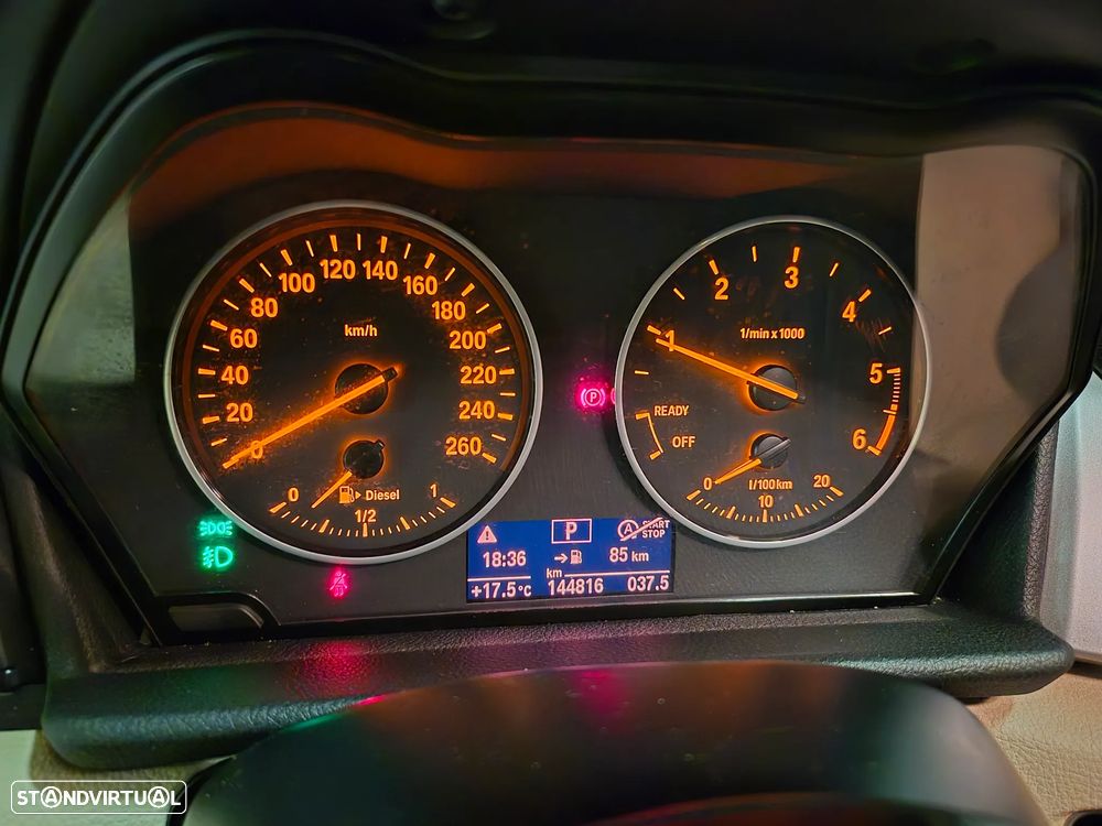 BMW 216 Active Tourer d Line Luxury Auto - 28