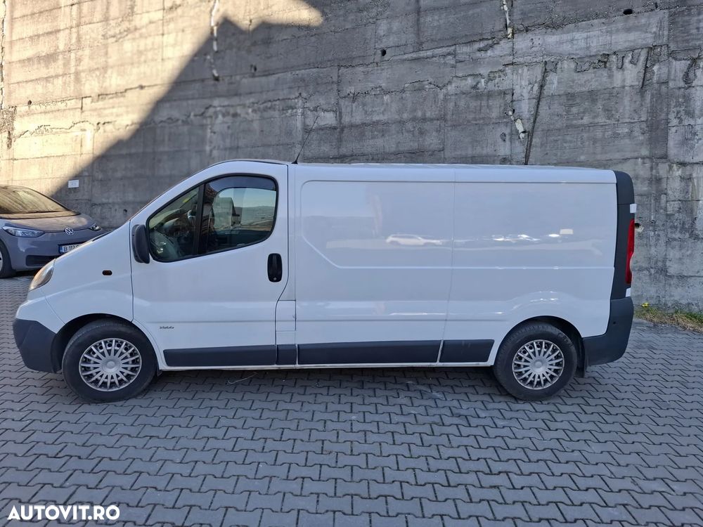 Opel Vivaro - 8