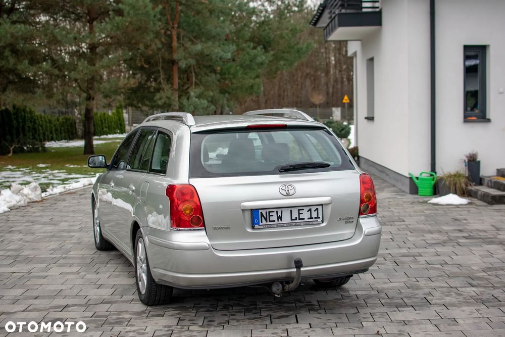 Toyota Avensis - 5