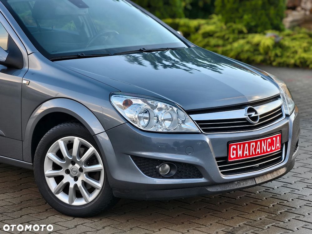 Opel Astra 1.6 Essentia - 26