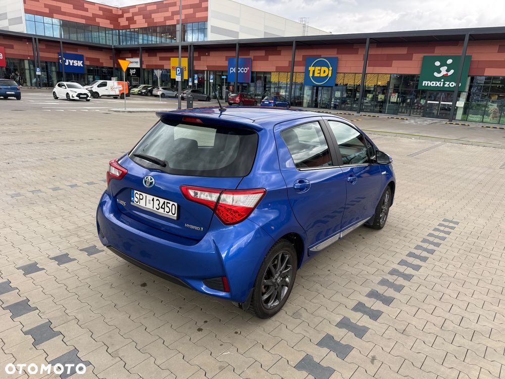 Toyota Yaris 2017 photo 2