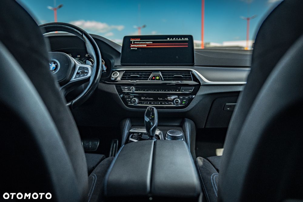 BMW Seria 5 520d xDrive mHEV M Sport sport - 9