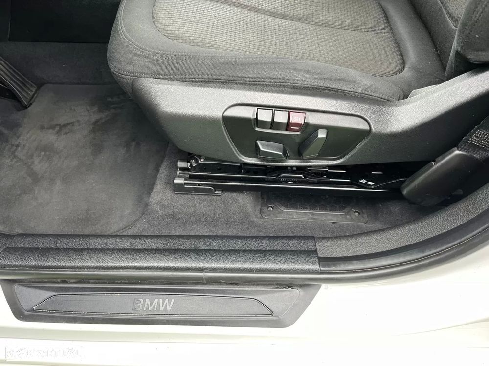 BMW 218 Active Tourer d Line Sport - 30