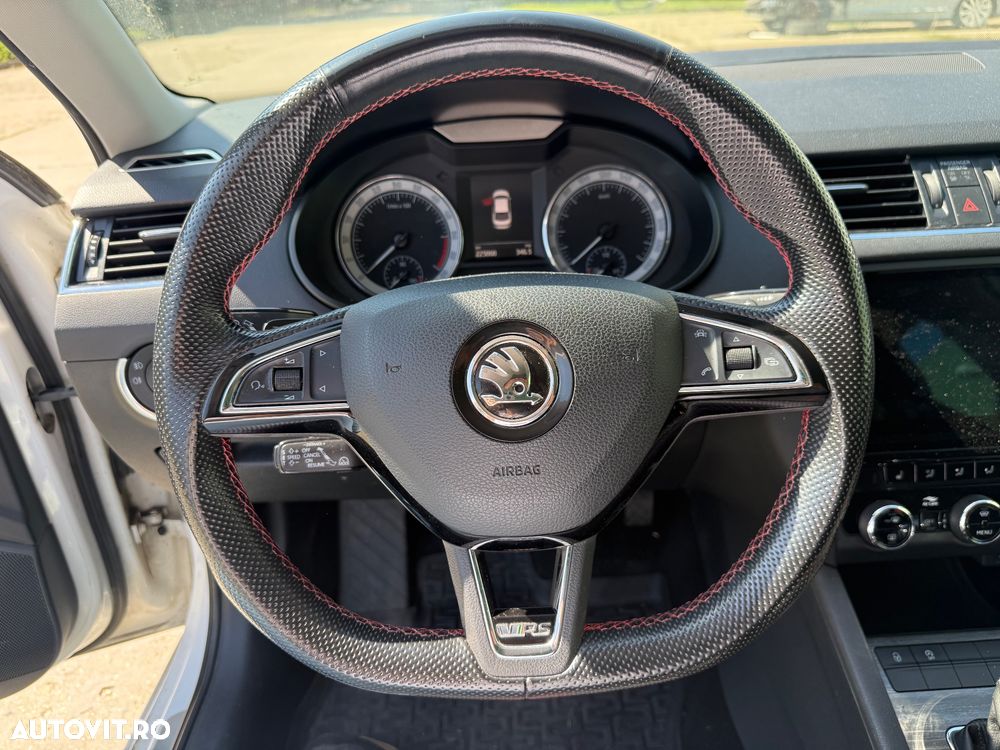 Skoda Octavia 2.0 TDI DSG 4X4 RS - 9