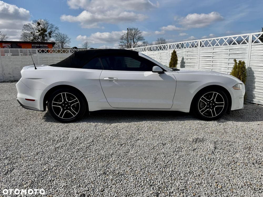 Ford Mustang Cabrio 2.3 Eco Boost - 32