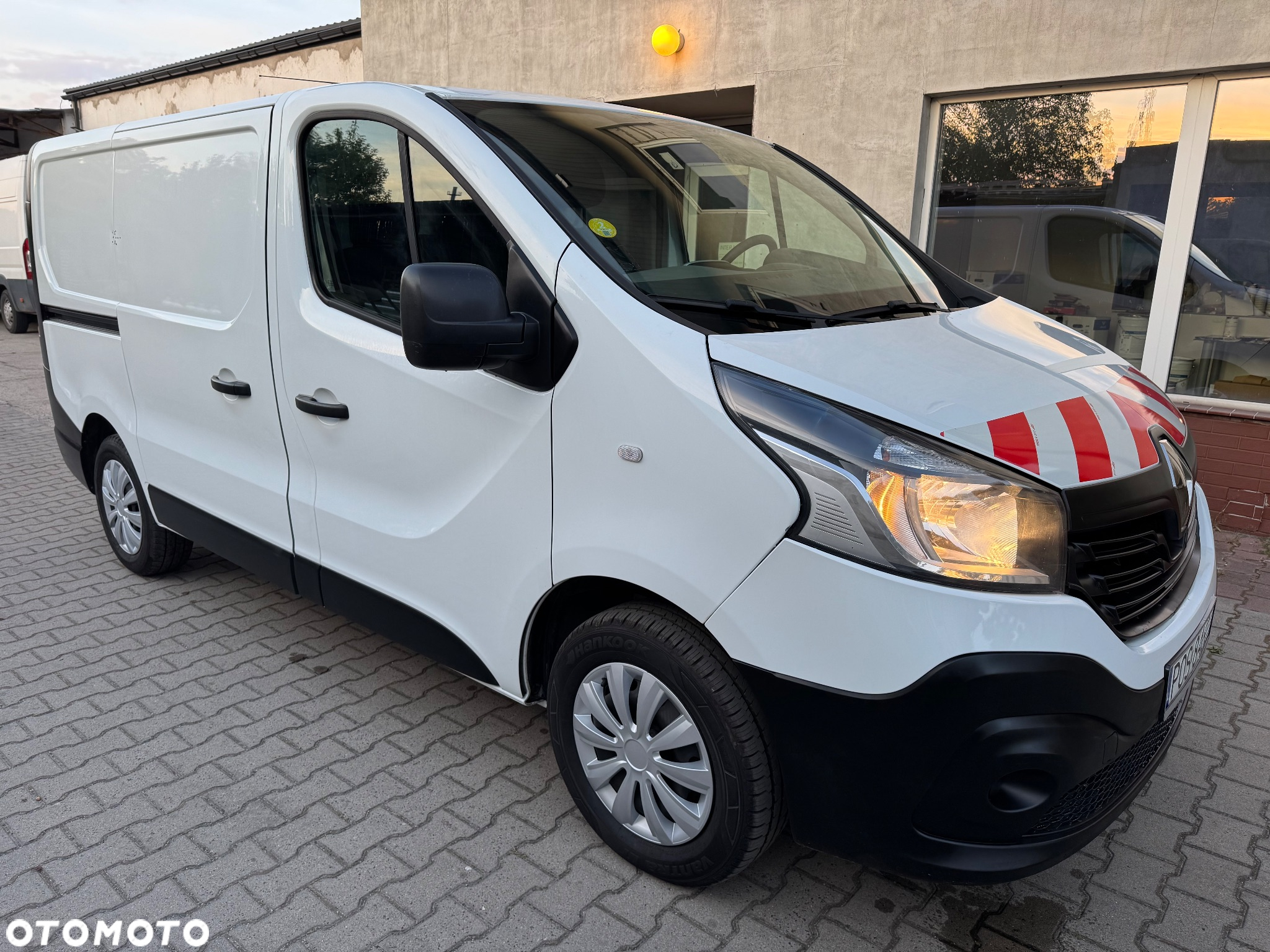 Renault TRAFIC 63tys.km KLIMA, czujniki parkowania, tempomat, świeżo sprowadzony, OKAZJA!!! - 19