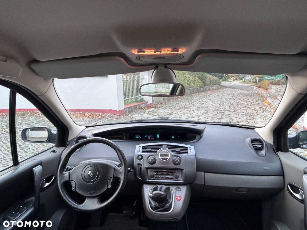 Renault Grand Scenic 2.0 16V Privilege - 9