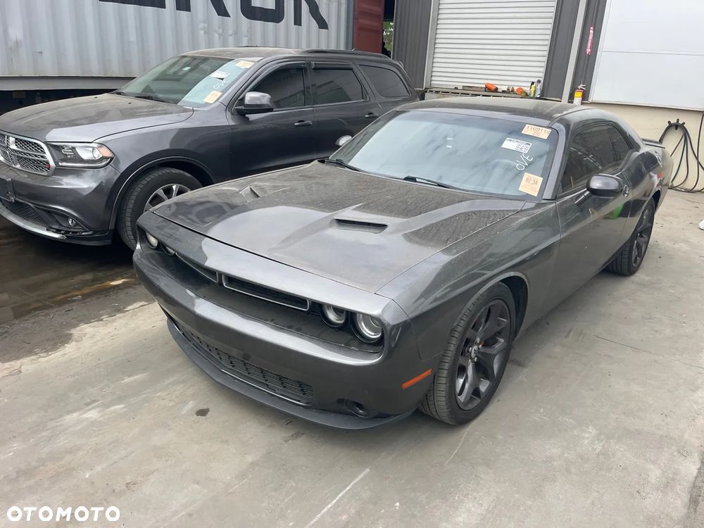Dodge Challenger - 9