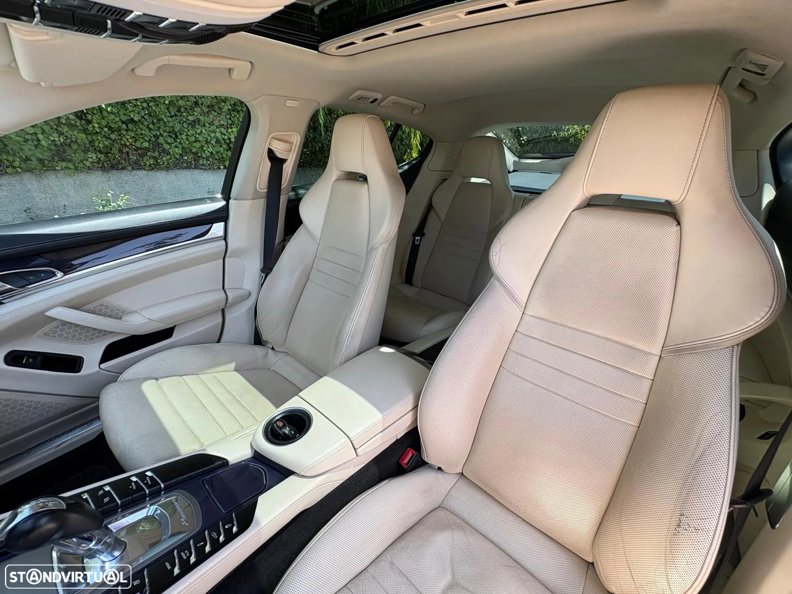 Porsche Panamera 4 E-Hybrid - 11
