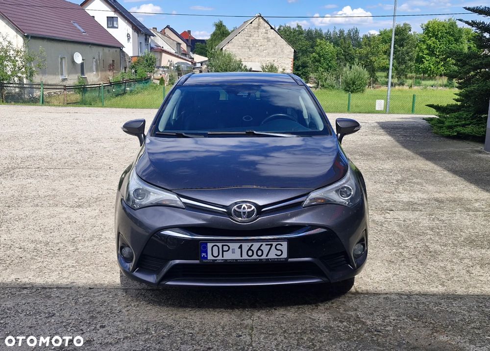 Toyota Avensis - 1