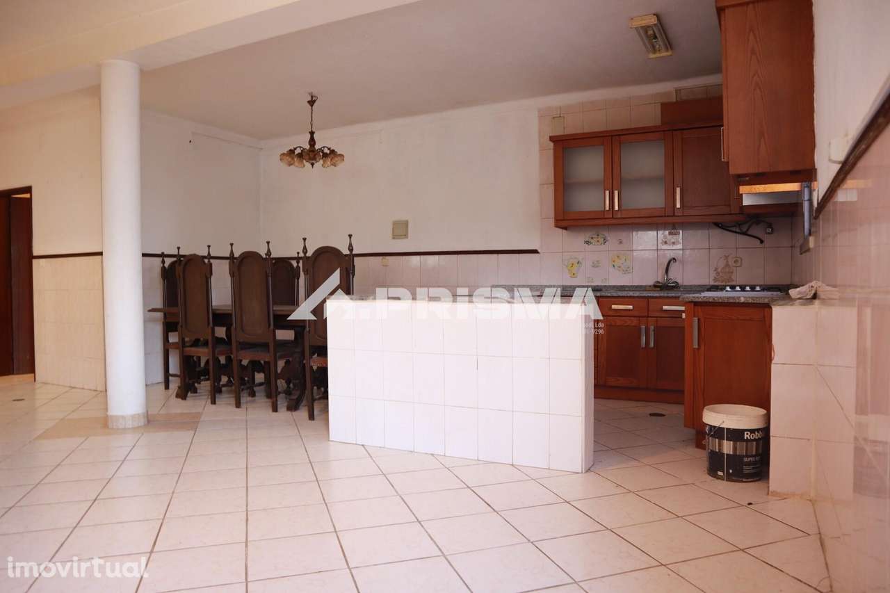 Moradia com espaço exterior para venda em Castelo Branco - Grande imagem: 3/23