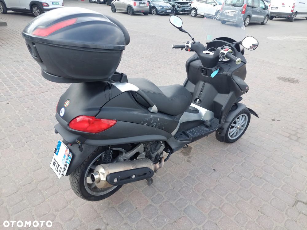 Piaggio MP-3 - 5