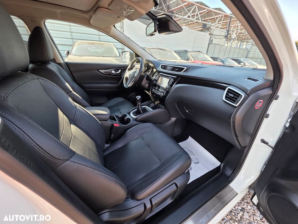 Nissan Qashqai 1.6 DCI TEKNA+ - 17
