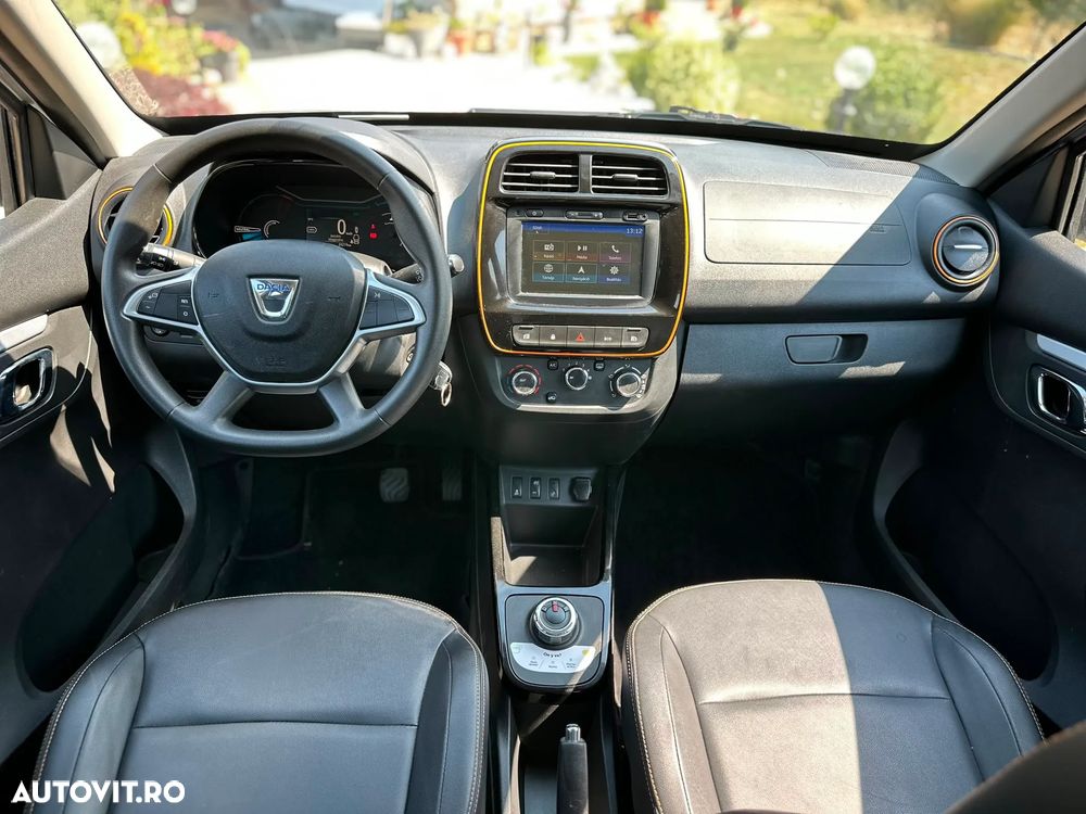 Dacia Spring Essential - 12