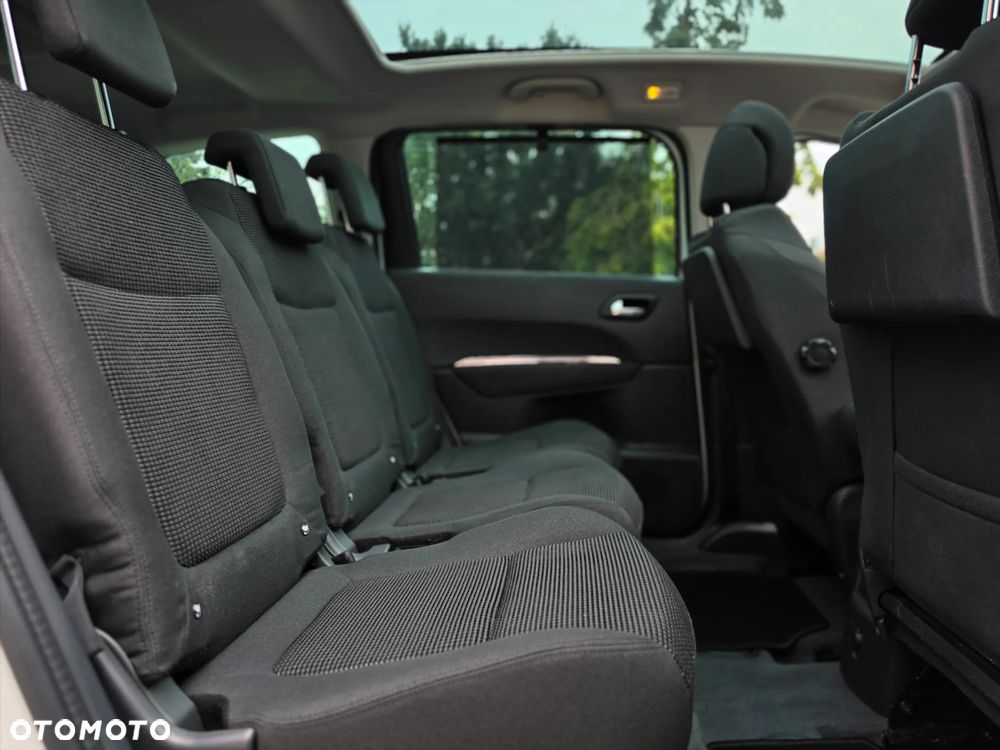 Peugeot 5008 - 16
