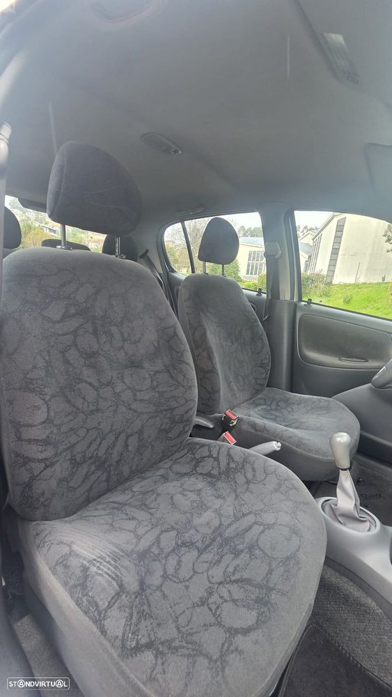 Toyota Yaris 1.0 Luna ABS+CD+AC - 8