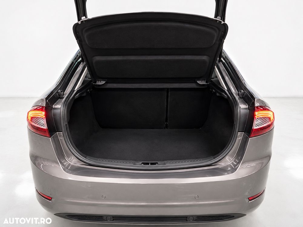 Ford Mondeo - 9