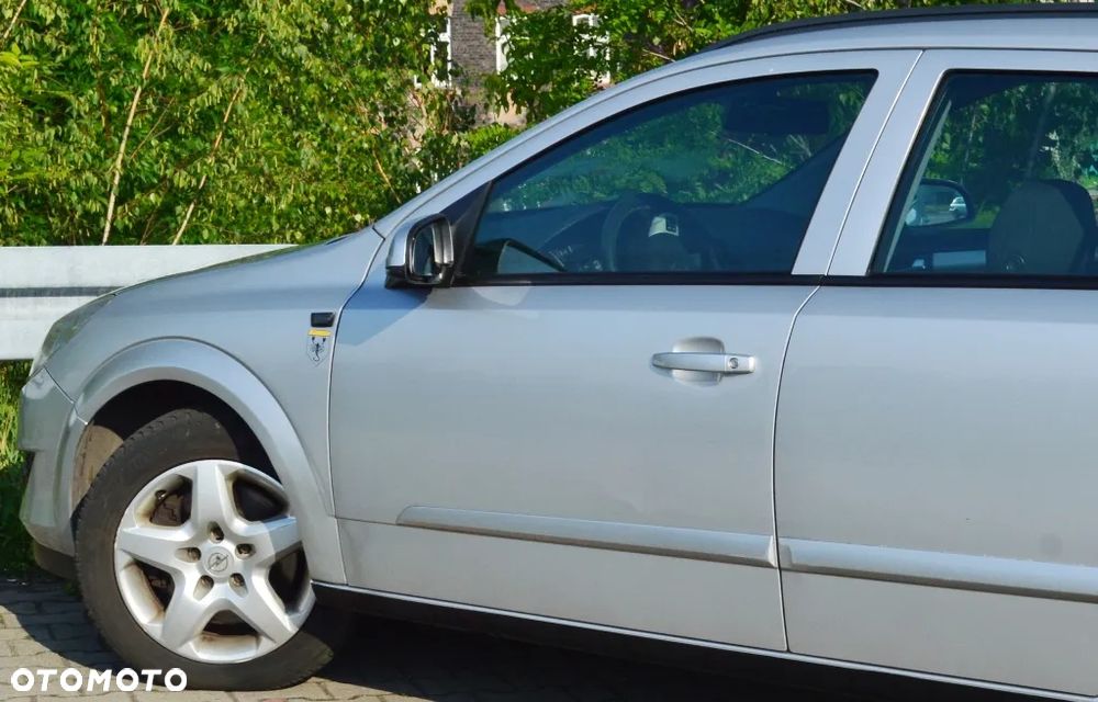 Opel Astra 1.9 CDTI - 17