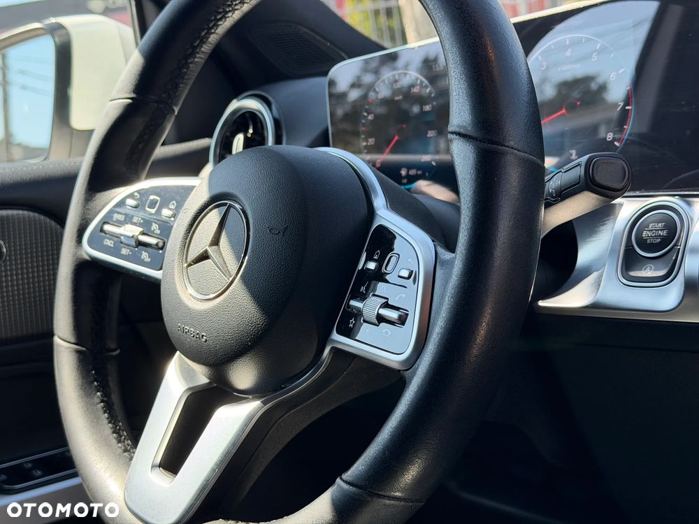 Mercedes-Benz GLB 250 4-Matic 8G-DCT - 38