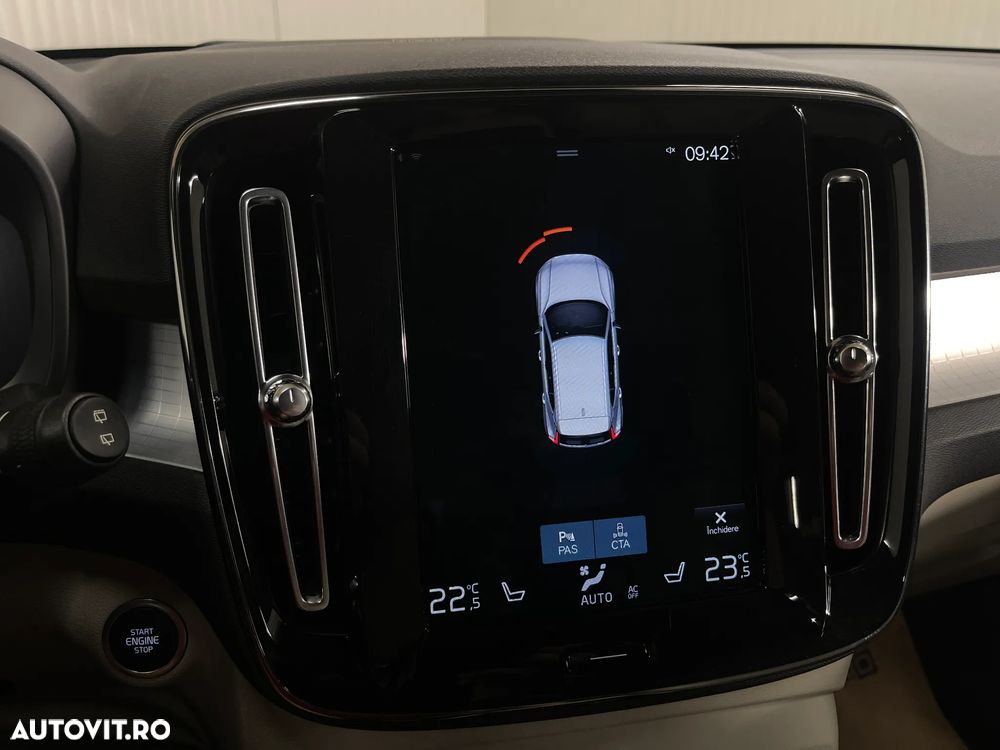 Volvo XC 40 B4 AT8 AWD Mild Hybrid Momentum Pro - 15