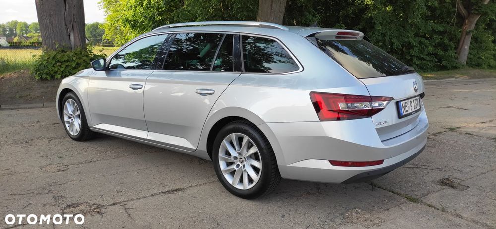 Skoda Superb 2.0 TDI DSG Ambition - 6