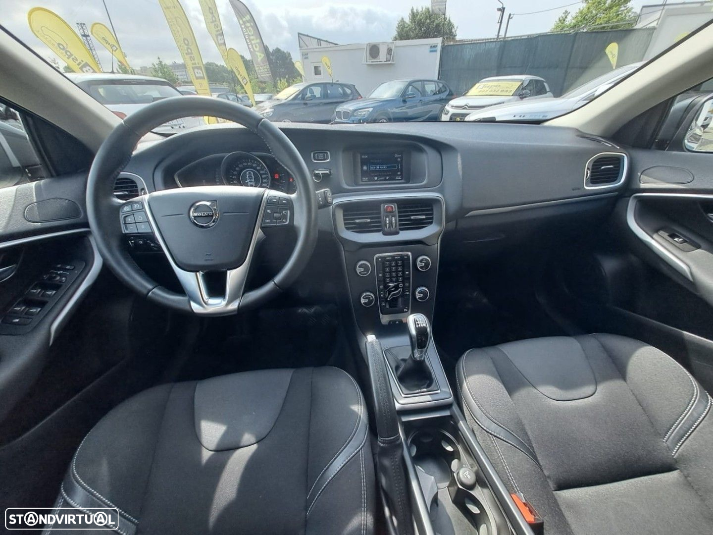 Volvo V40 2.0 D3 Momentum - 10