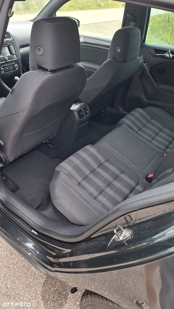 Volkswagen Golf 2010 photo 4