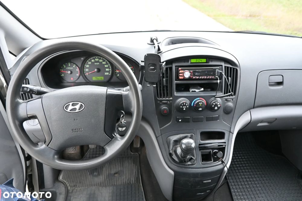 Hyundai H-1 - 16