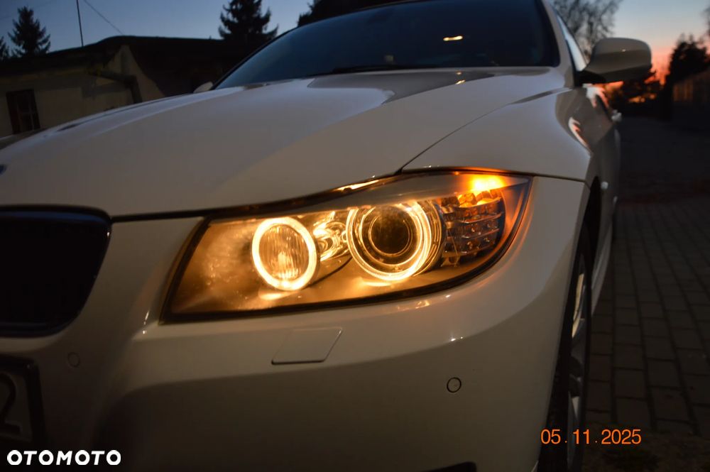 BMW Seria 3 320i - 9