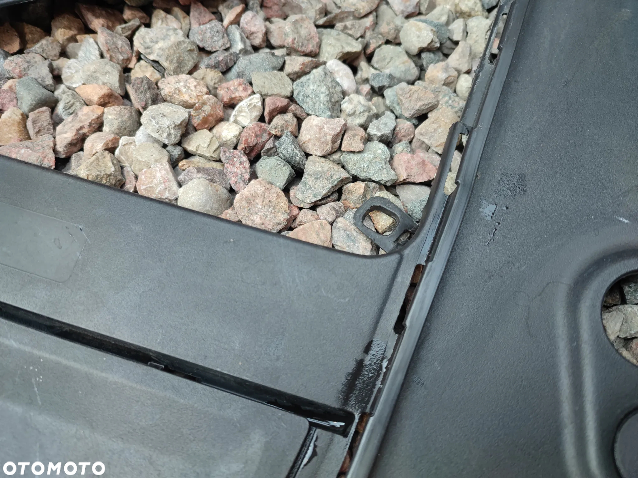 BMW F11 / F10 / F11N / F10N ORYGINALNA OSŁONA KOMORY SILNIKA LEWA / PRAWA / OBUDOWA KOMORY SILNIKA O NR. 7 019 804 / 7 019 803 OEM W BARDZO DOBRYM STANIE - 10