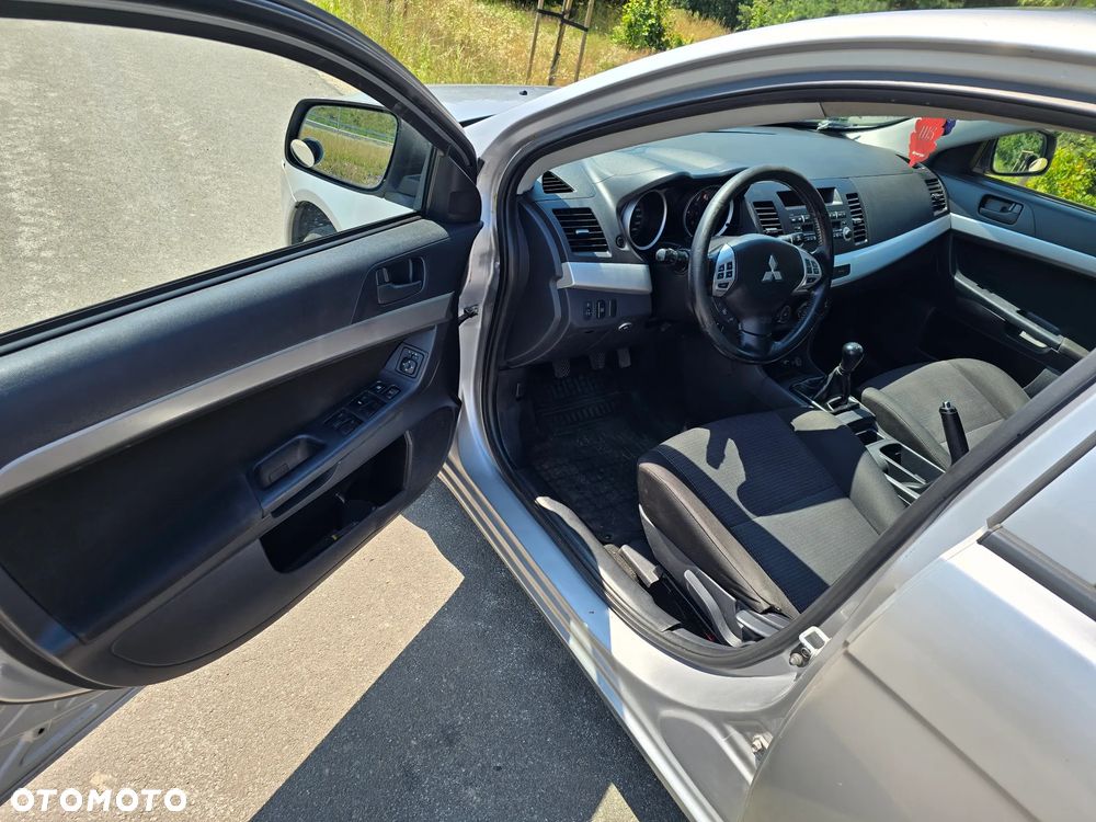 Mitsubishi Lancer 1.5 Inform - 10