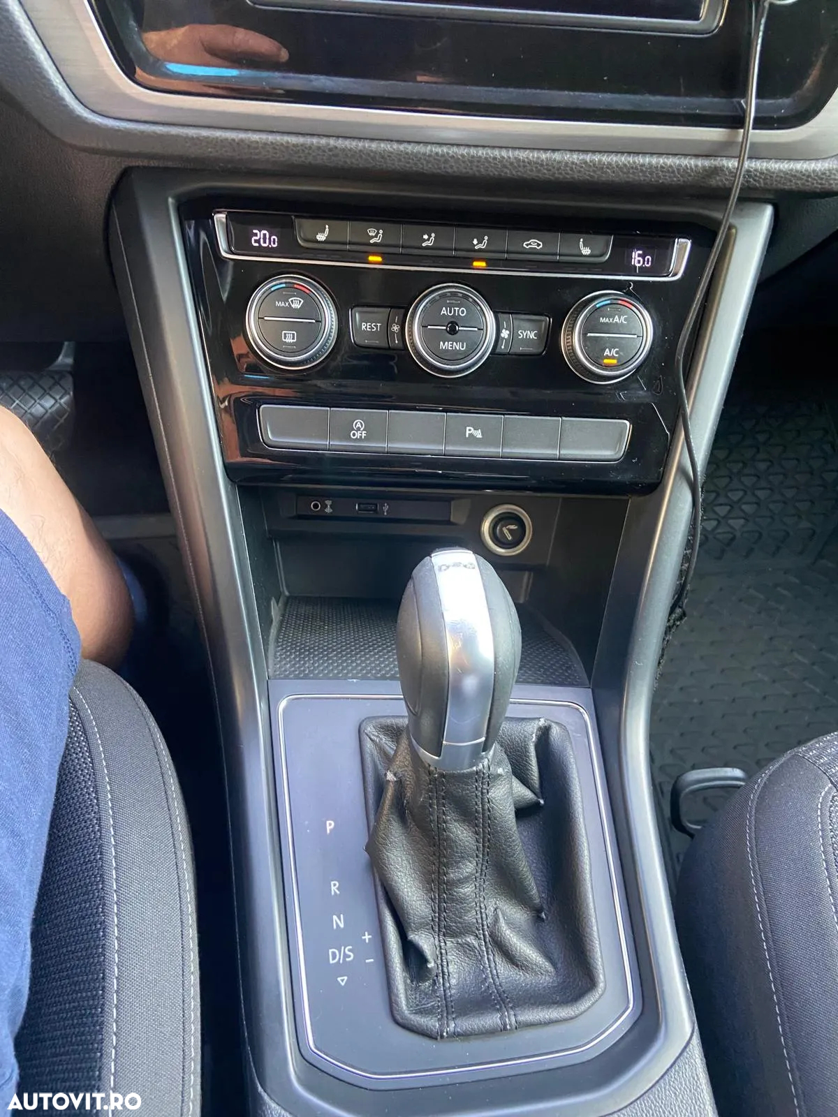 Volkswagen Touran 2.0 TDI DSG Highline - 7