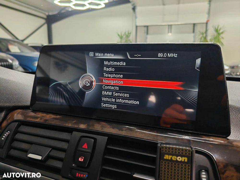 BMW Seria 3 320d Sport-Aut. Blue Performance Luxury Line - 33