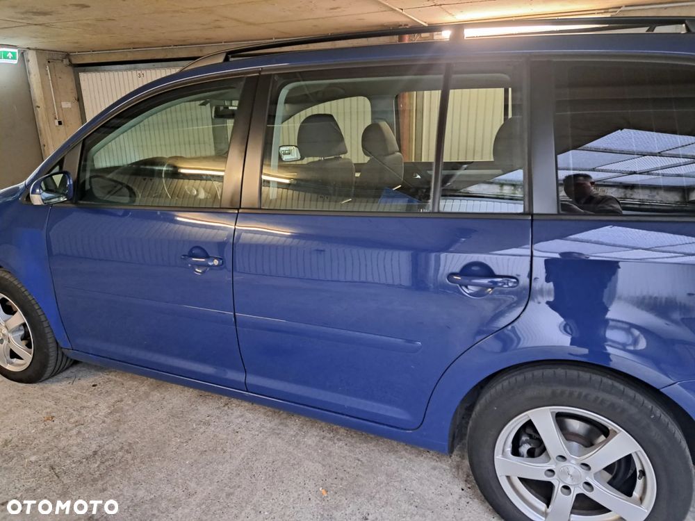 Volkswagen Touran 1.6 Basis - 17