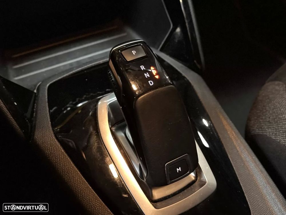 Peugeot 2008 1.2 PureTech Active Pack EAT8 - 19