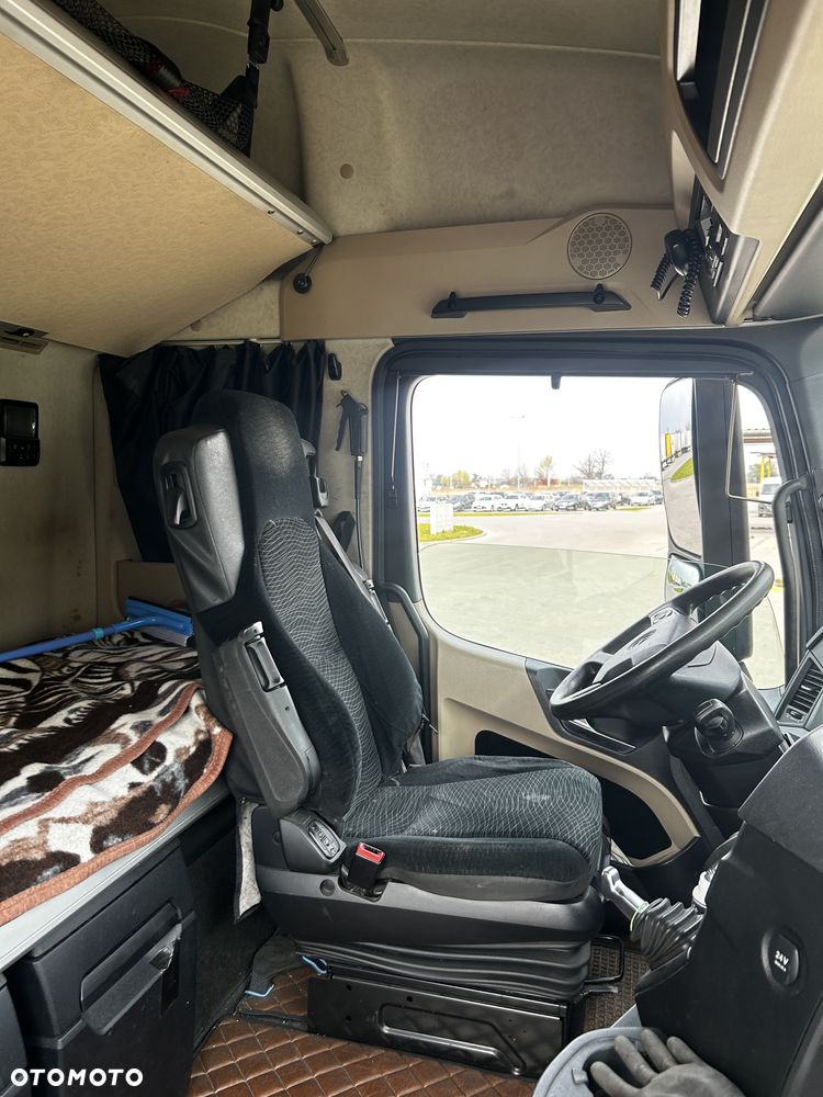 Mercedes-Benz Actros - 13