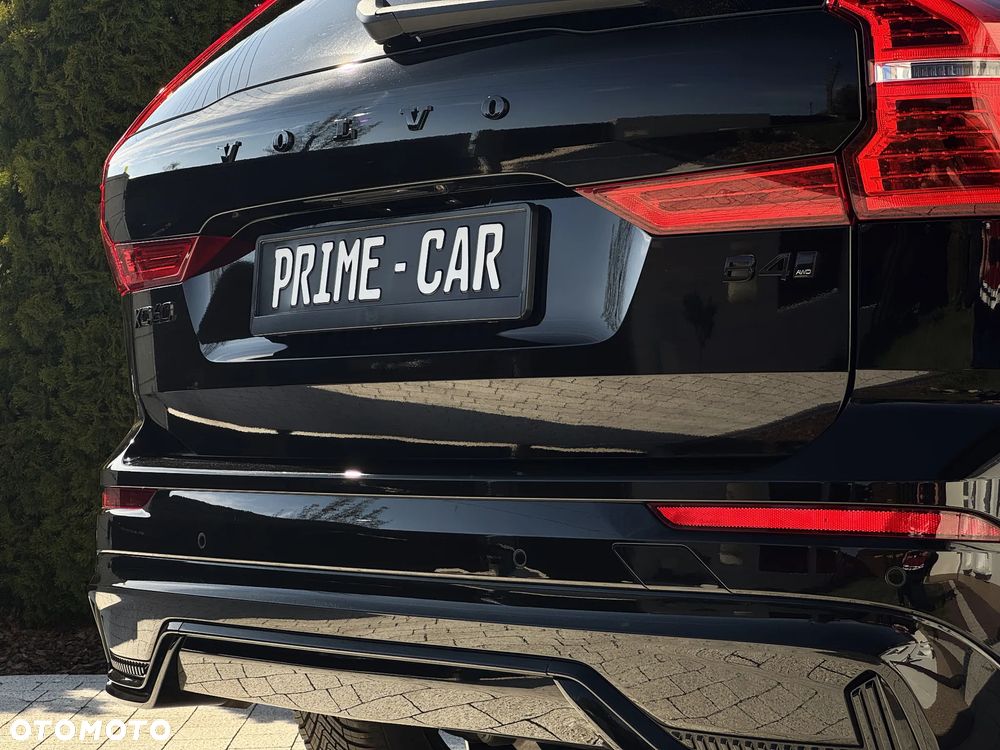 Volvo XC 60 B4 D AWD Plus Dark - 2