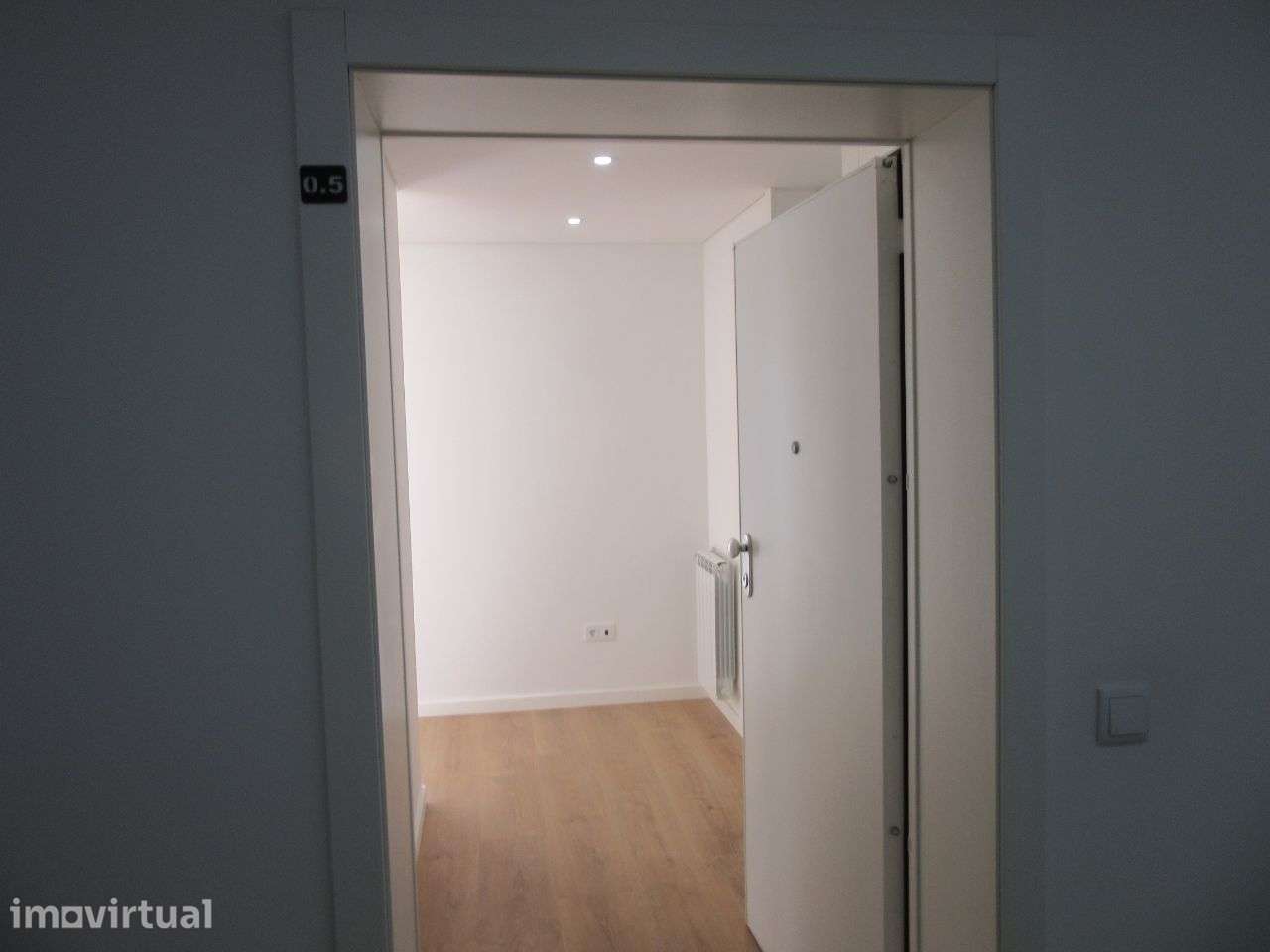 Arrendo T1 NOVO na Rua da Constituição -PORTO - Grande imagem: 5/23
