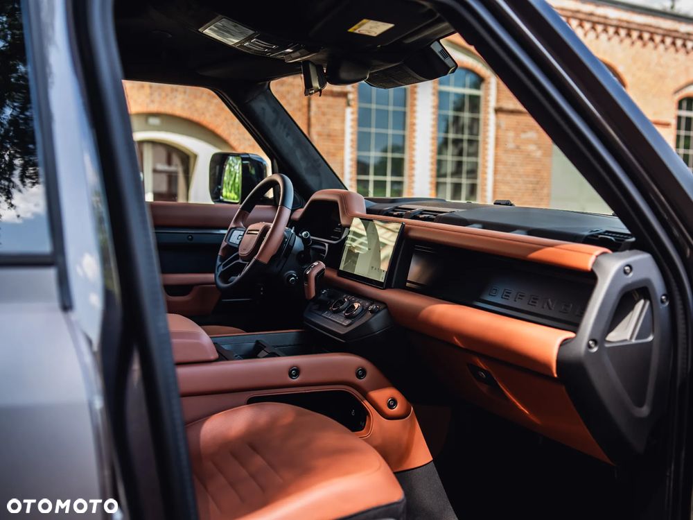 Land Rover Defender 110 P635 OCTA - 14